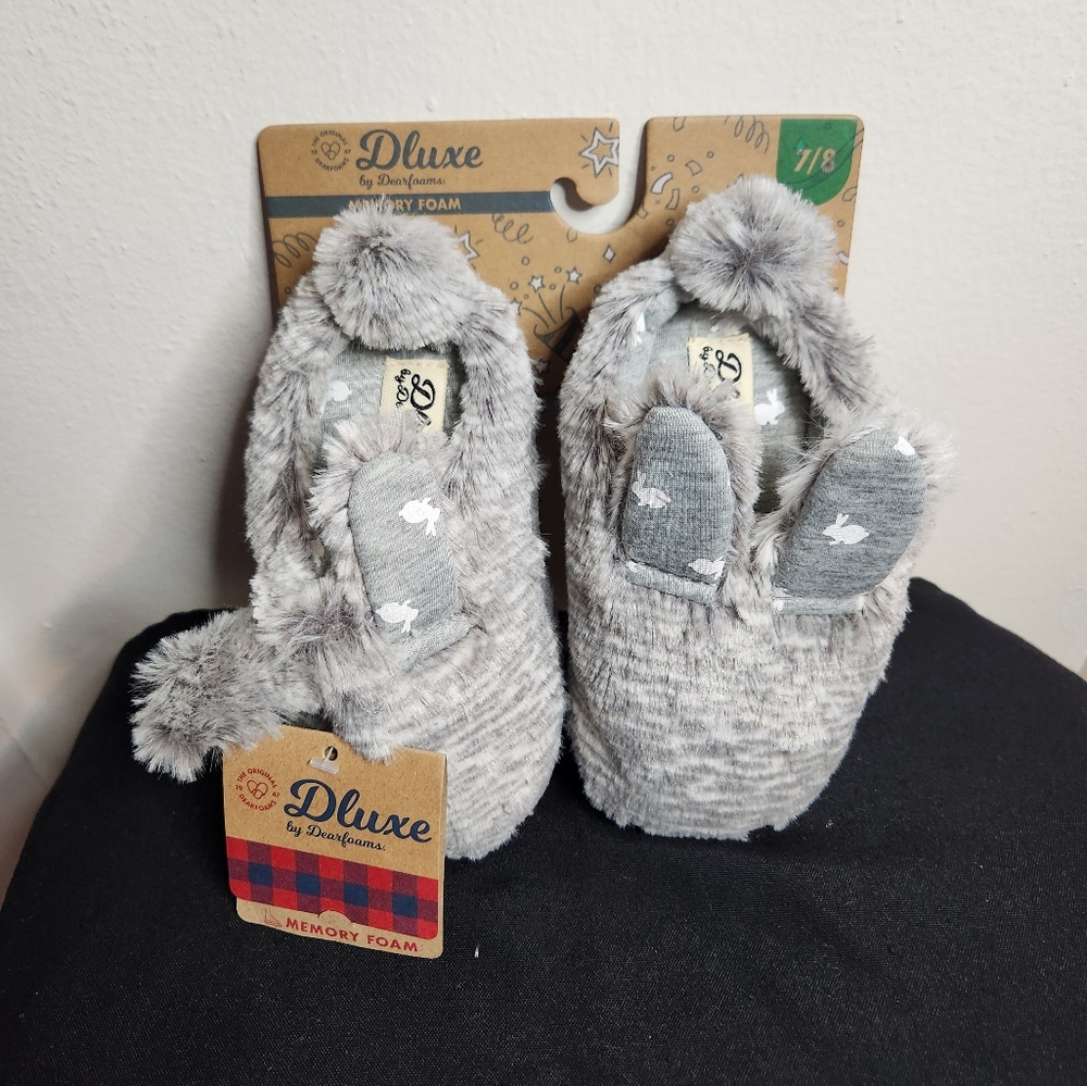 NWT dearfoam slippers Dluxe kids Slippers